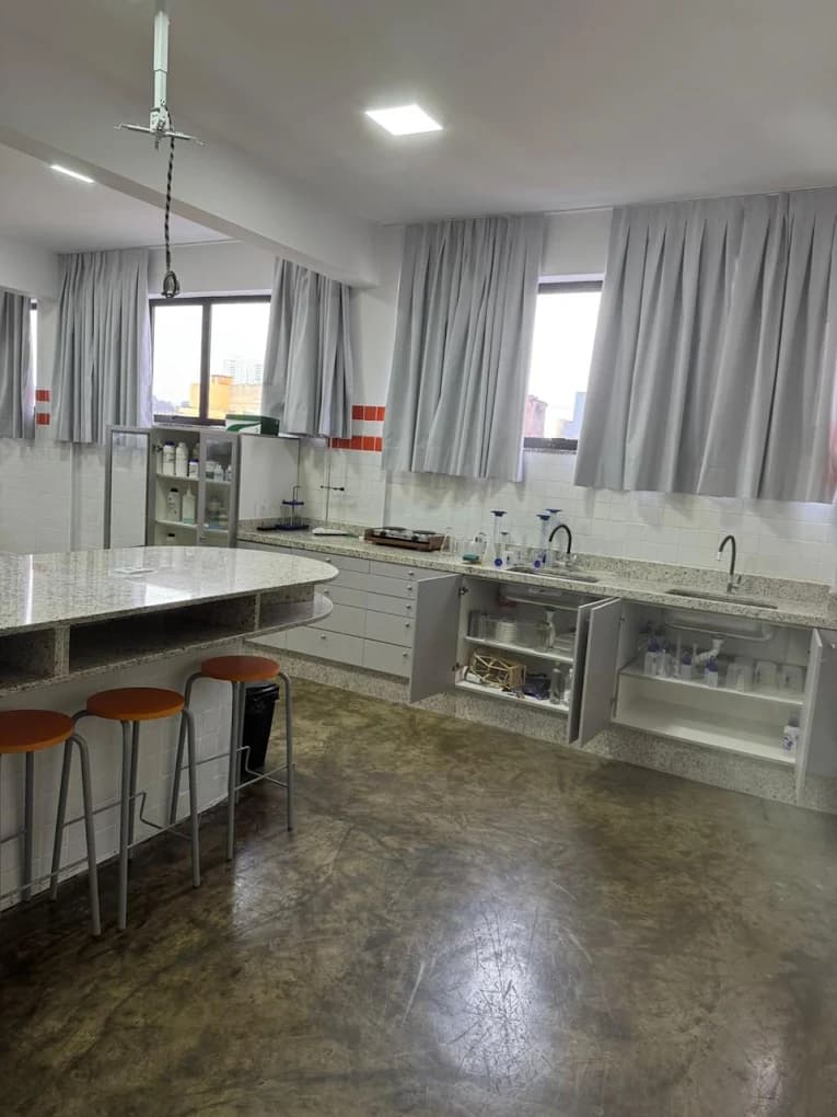 Laboratório de Ciências do colégio